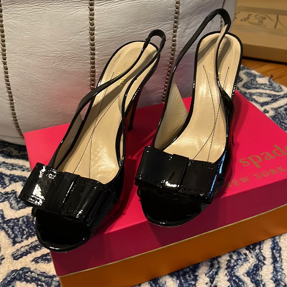 Kate spade black patent leather sandals great for spring